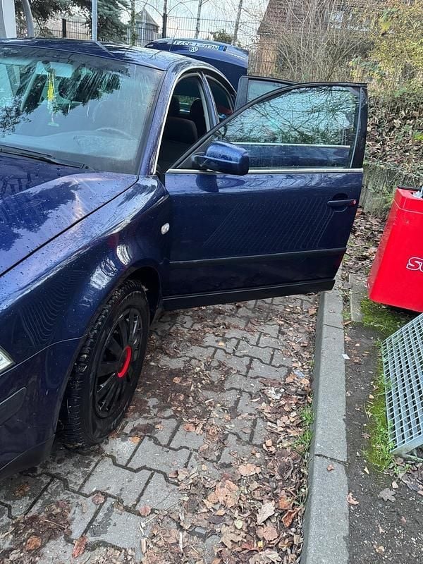 Gebraucht VW Passat 130 PS (95 kW) 2003 Blau Limousine