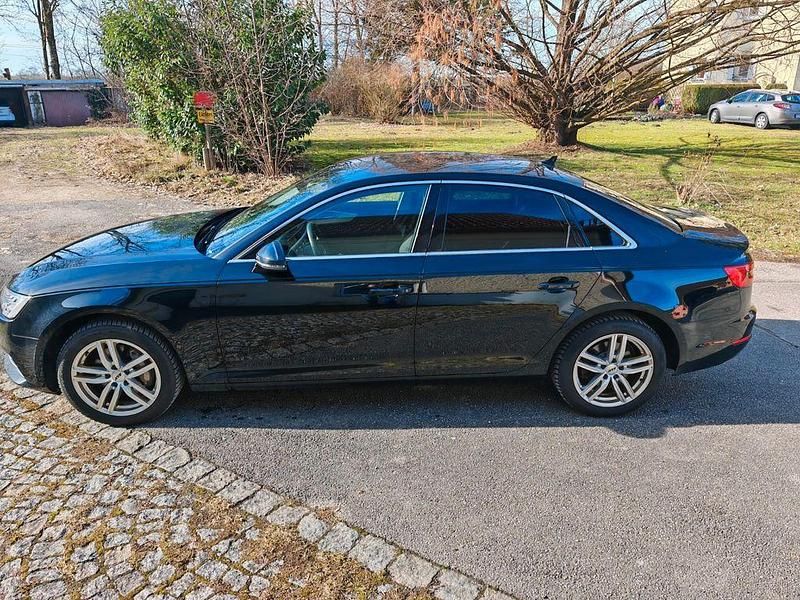 Gebraucht Audi A4 Sport 190 PS (139 kW) 2017 Schwarz Limousine