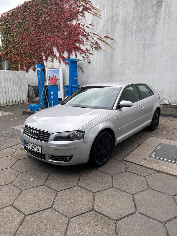 Silber Gebraucht 2005 Audi A3 Limousine | 1.800 € (Guter Preis) - Bild 1/4
