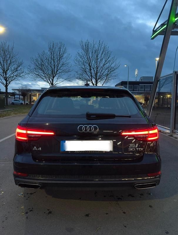 Gebraucht Audi A4 136 PS (100 kW) 2019 Schwarz Kombi
