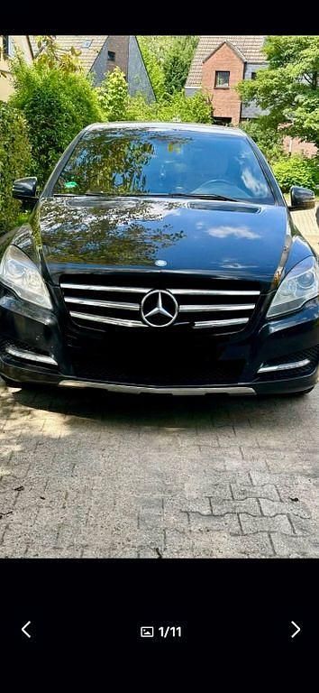 Schwarz Gebraucht 2011 Mercedes R350 Van / Kleinbus | 9.500 € (Superpreis) - Bild 1/2