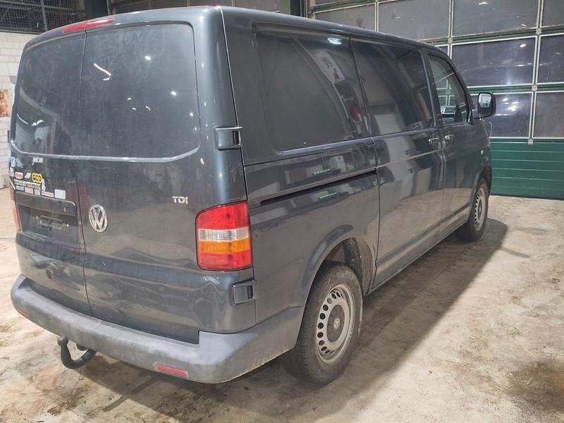 Gebraucht VW Transporter 101 PS (74 kW) 2009 Grau Van
