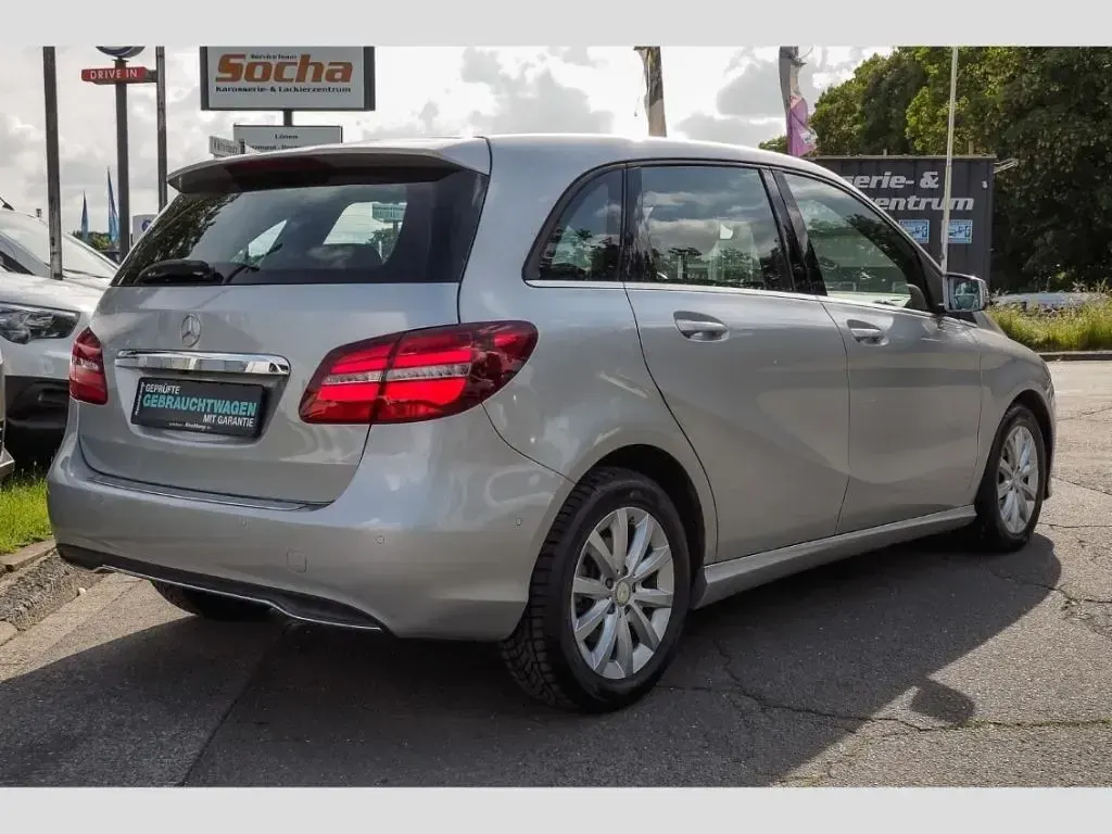 Gebraucht Mercedes B200 Style 156 PS (114 kW) 2016 Silber Kleinwagen
