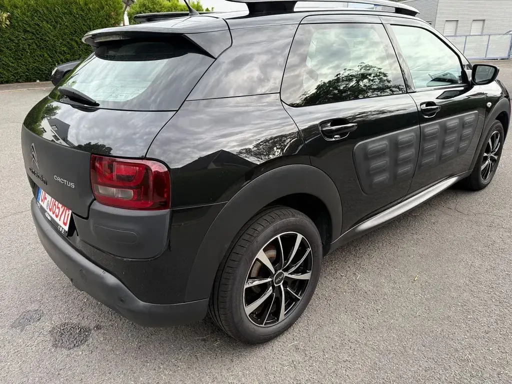 Gebraucht Citroën C4 Feel 82 PS (60 kW) 2016 Schwarz Limousine