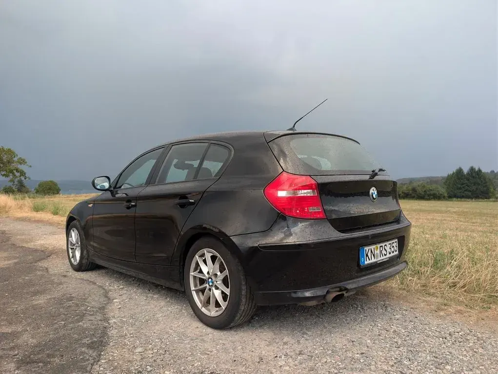 Gebraucht BMW 116 Lifestyle 122 PS (89 kW) 2011 Schwarz Kleinwagen