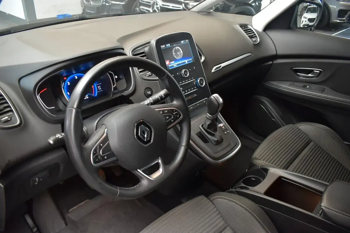 Gebraucht Renault Scenic E-Tech Business 120 PS (88 kW) 2021 Karmesinrot  metallic Van / Kleinbus