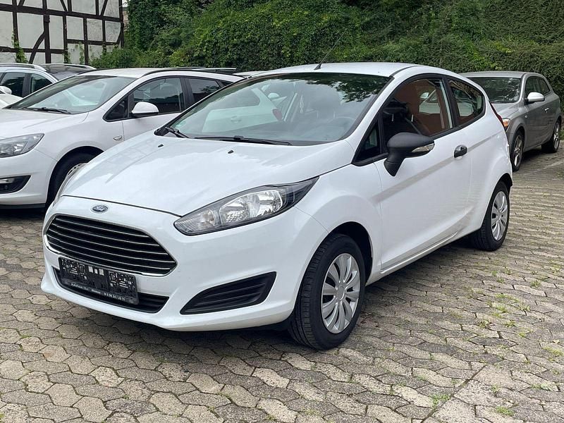 Weiß Gebraucht 2014 Ford Fiesta Ambiente Kleinwagen | 3.999 € (Fairer Preis) - Bild 1/4