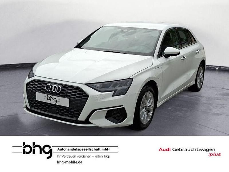 Weiss Gebraucht 2022 Audi A3 e-tron Advanced Kleinwagen | 24.330 € (Fairer Preis) - Bild 1/4