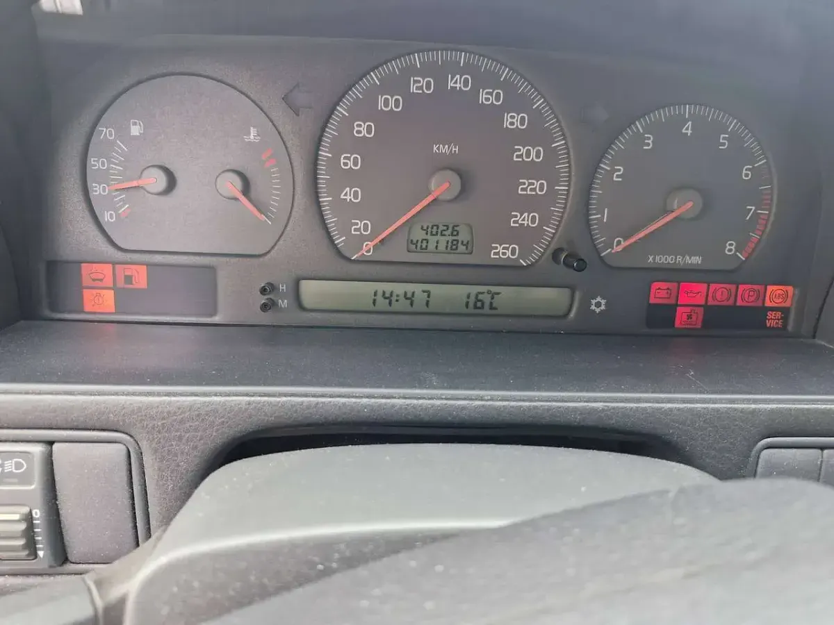 Używany Volvo V70 144 KM (105 kW) 1997 Srebrny Kombi
