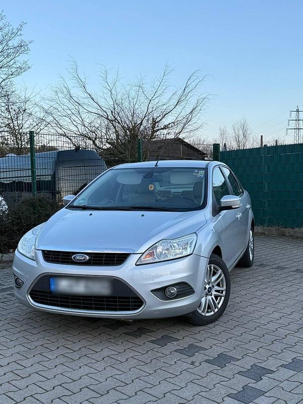 Gebraucht Ford Focus Ghia 145 PS (106 kW) 2009 Grau Limousine