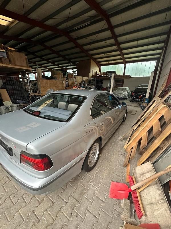 Gebraucht BMW 528 193 PS (141 kW) 1997 Silber Limousine
