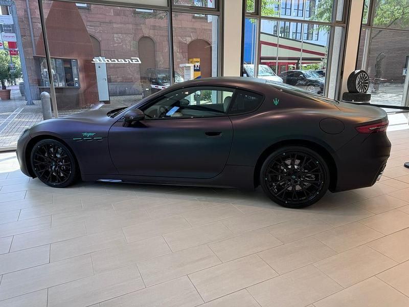 Gebraucht Maserati Granturismo 549 PS (403 kW) 2024 Schwarz Coupé