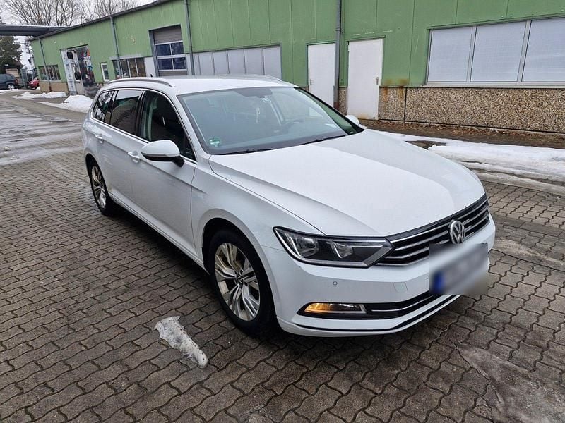 Gebraucht VW Passat 150 PS (110 kW) 2015 Weiß Kombi