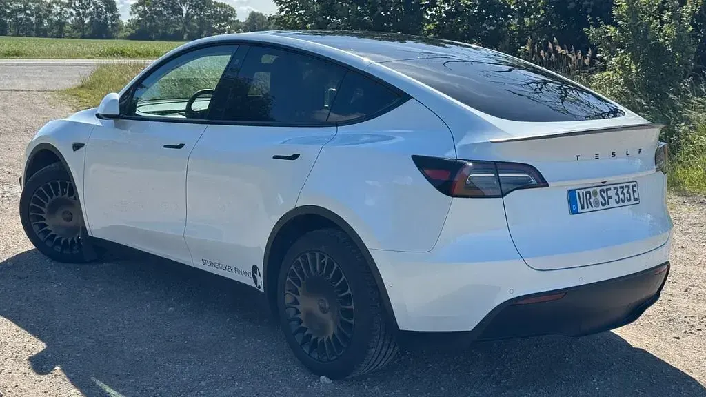 Gebraucht Tesla Model Y Long Range AWD 378 kW (514 PS) 2021 Weiß SUV