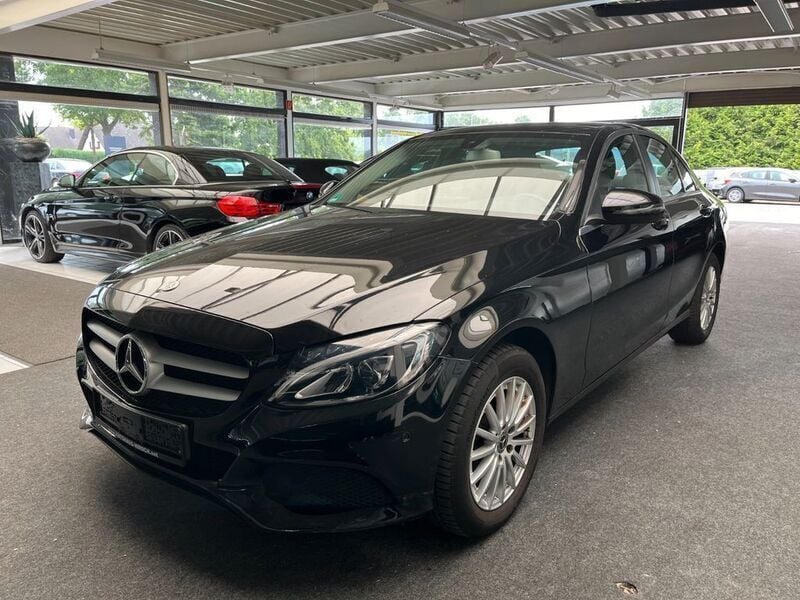 Schwarz Gebraucht 2018 Mercedes C180 Limousine | 16.990 € (Superpreis) - Bild 1/4