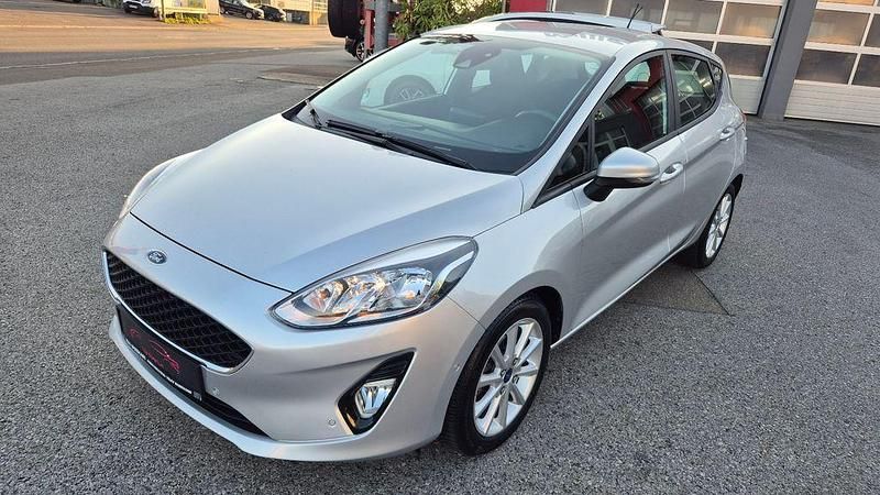 Grau Gebraucht 2020 Ford Fiesta Cool & Connect Kleinwagen | 14.899 € (Fairer Preis) - Bild 1/4
