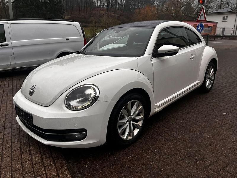 Gebraucht VW Beetle Design 105 PS (77 kW) 2012 Weiß Kleinwagen