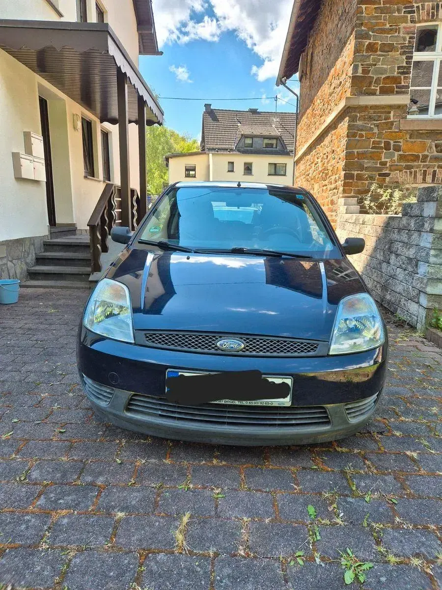 Occasion Ford Fiesta 60 ch (44 kW) 2005 Bleue Citadine