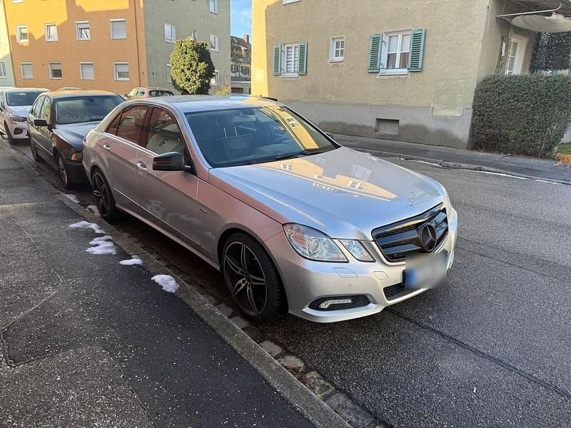 Usata Mercedes E350 231 CV (169 kW) 2009 Argento Berlina