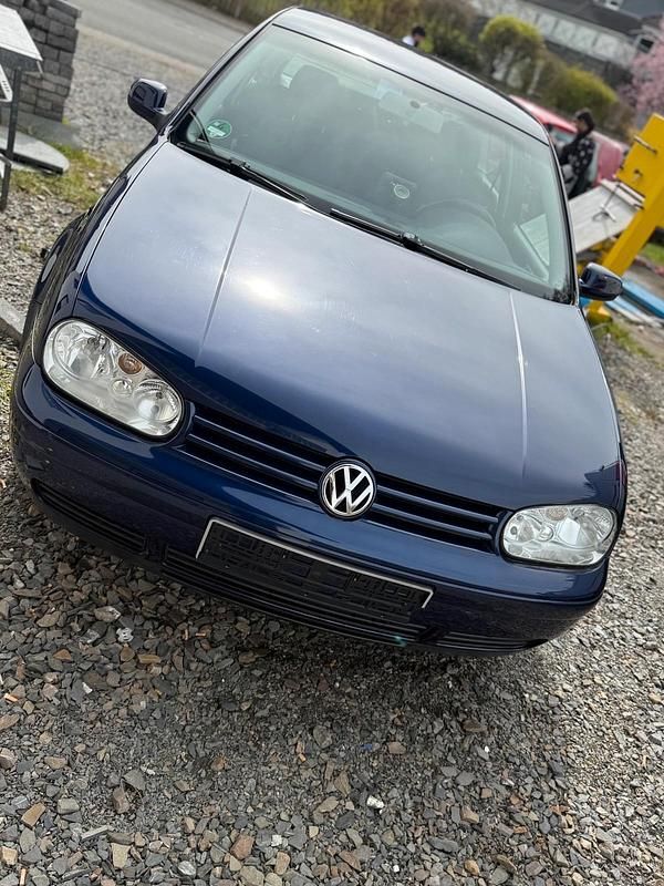 Usado VW Golf 75 HP (55 kW) 2003 Azul Coupé