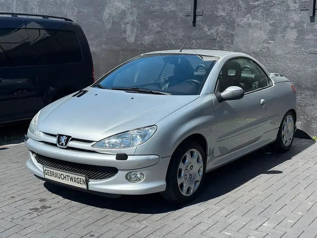 Gebraucht Peugeot 206 CC Platinum 109 PS (80 kW) 2004 Grau Cabrio