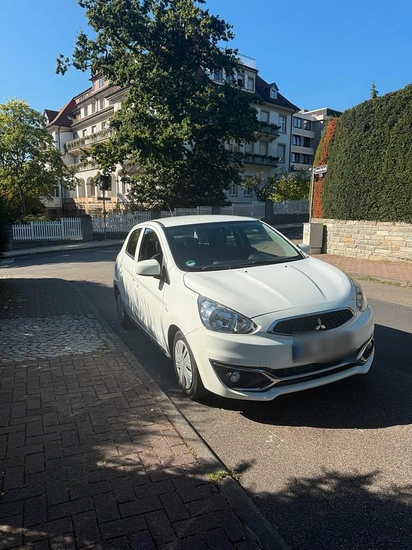 Weiß Gebraucht 2017 Mitsubishi Space Star Kleinwagen | 5.200 € (Guter Preis) - Bild 1/4