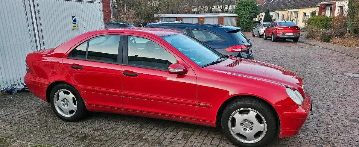 Gebraucht Mercedes C180 146 PS (107 kW) 2003 Rot Limousine