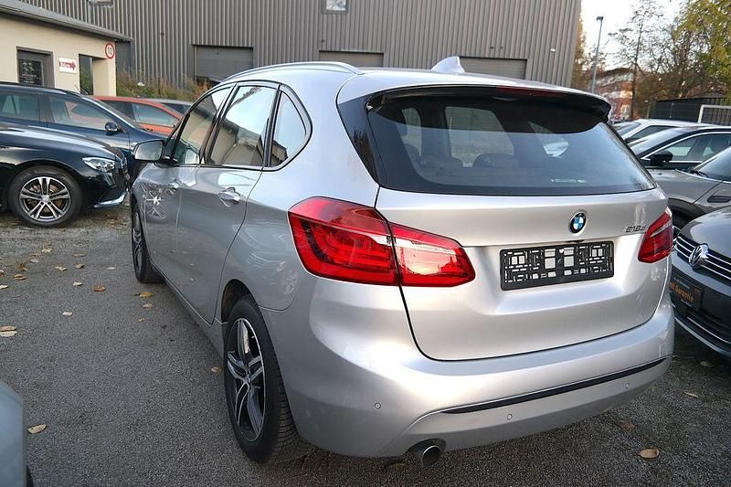 Gebraucht BMW 218 Sport Line 150 PS (110 kW) 2017 Silber Van / Kleinbus