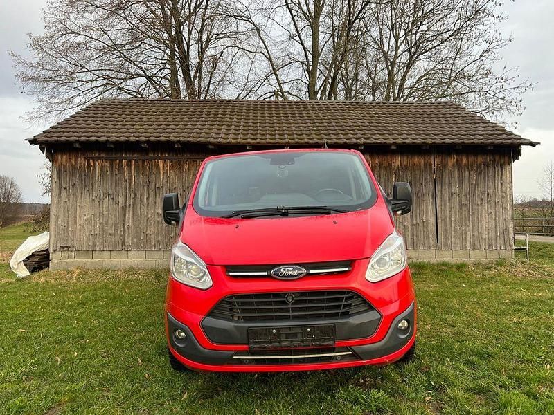 Gebraucht Ford Transit Custom 131 PS (96 kW) 2017 Rot Van / Kleinbus