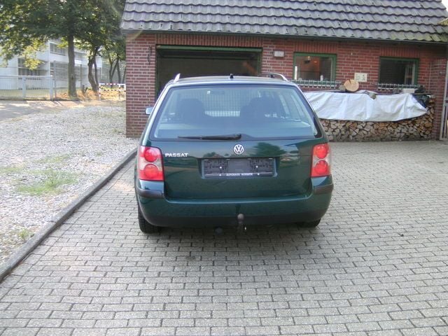 Gebraucht VW Passat 141 PS (103 kW) 2001 Grün metallic Kombi