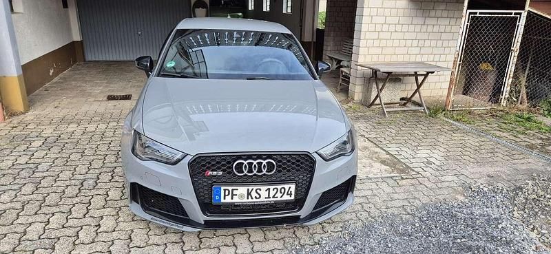 Grau Gebraucht 2015 Audi RS3 Kleinwagen | 36.500 € (Fairer Preis) - Bild 1/4