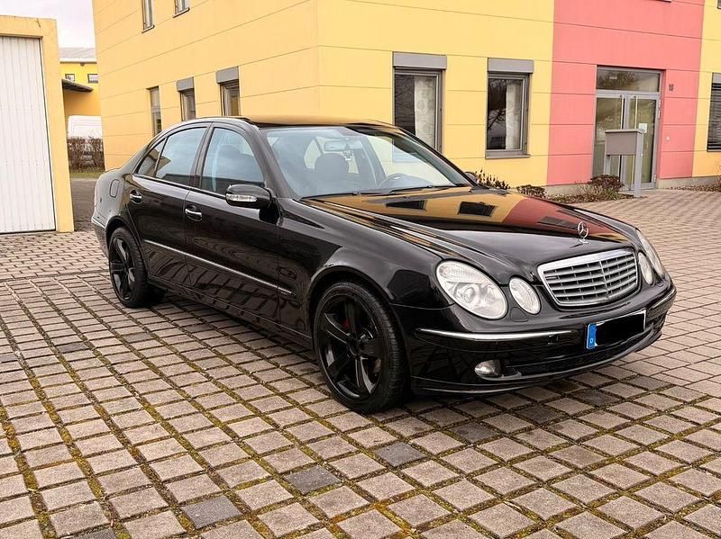 Gebraucht Mercedes E320 Avantgarde 224 PS (164 kW) 2005 Schwarz Limousine
