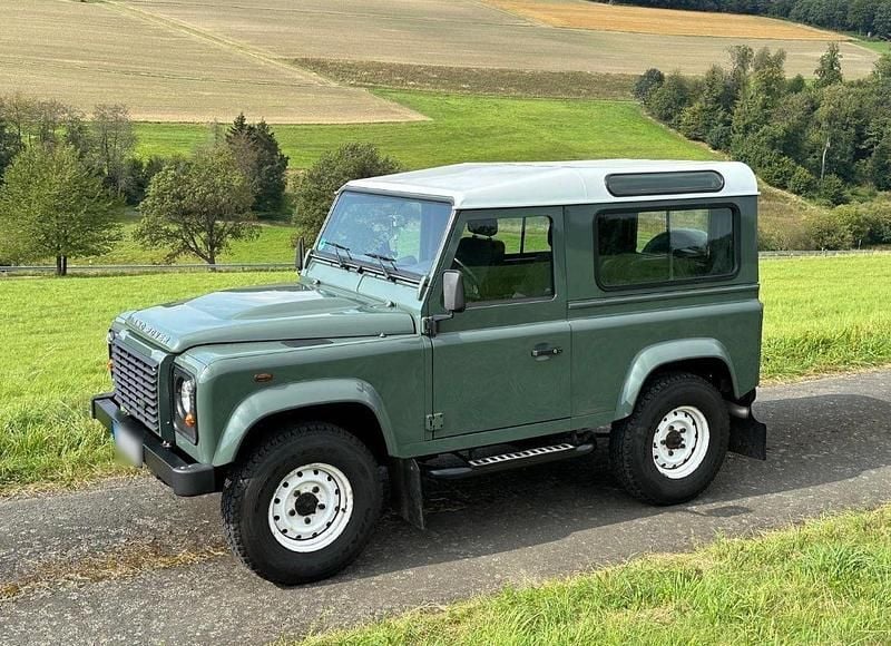 Gebraucht Land Rover Defender 122 PS (89 kW) 2012 Grün SUV