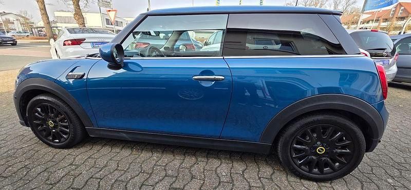Gebraucht Mini Cooper SE 135 kW (184 PS) 2023 Blau Kleinwagen