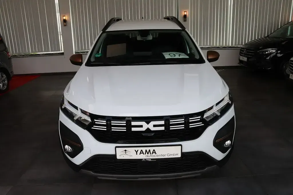 Gebraucht Dacia Jogger 91 PS (66 kW) 2024 Weiß Van / Kleinbus