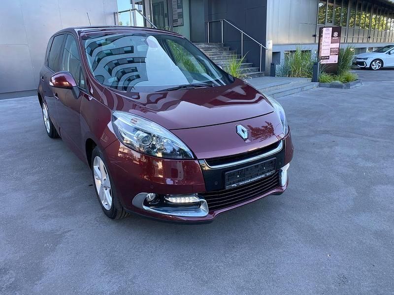 Rot Gebraucht 2013 Renault Scénic III Expression Van / Kleinbus | 5.800 € (Etwas zu teuer) - Bild 1/4