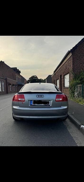 Grau Gebraucht 2007 Audi A8 Sport Limousine | 6.800 € (Guter Preis) - Bild 1/4