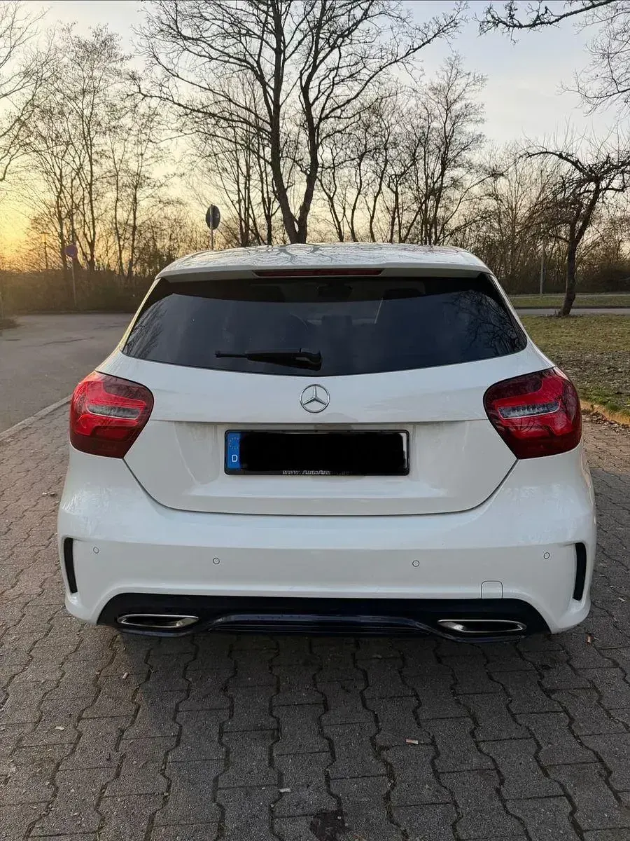 Gebraucht Mercedes A250 211 PS (155 kW) 2018 Weiß Limousine