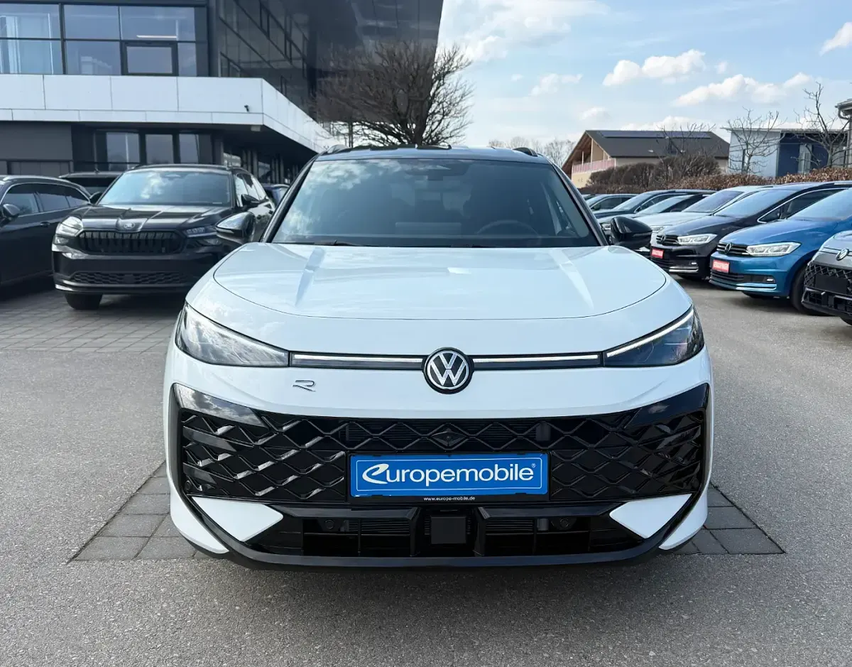 Neu VW T-Roc Pro 150 PS (110 kW) 2026 Pure white / dach in schwarz SUV