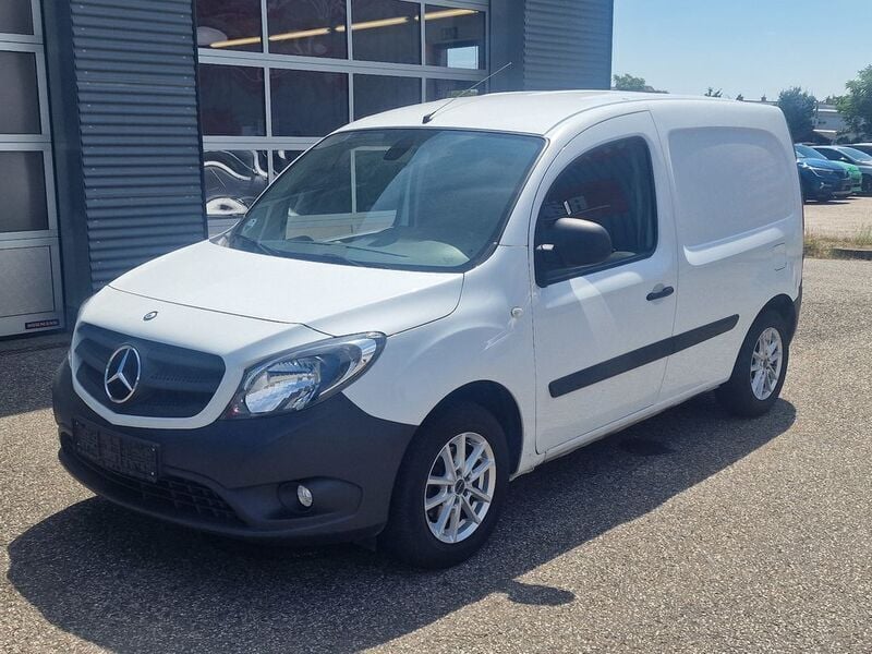 Arktikweiss Gebraucht 2018 Mercedes Citan 108 Van / Kleinbus | 13.998 € (Teuer) - Bild 1/4