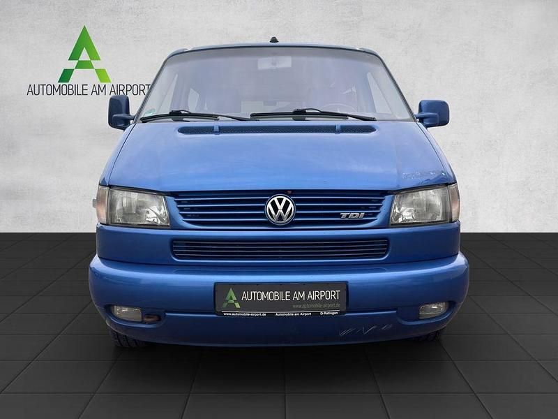 Usado VW Multivan 102 HP (75 kW) 2000 Azul Monovolume