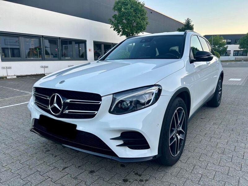 Weiß Gebraucht 2018 Mercedes GLC220 AMG line SUV | 18.900 € (Guter Preis) - Bild 1/4