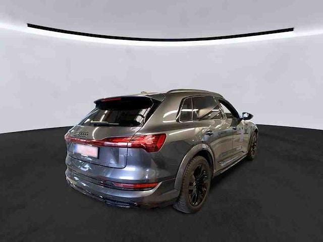 Gebraucht Audi e-tron Ambiente 369 kW (503 PS) 2023 Daytonagrau perleffekt SUV