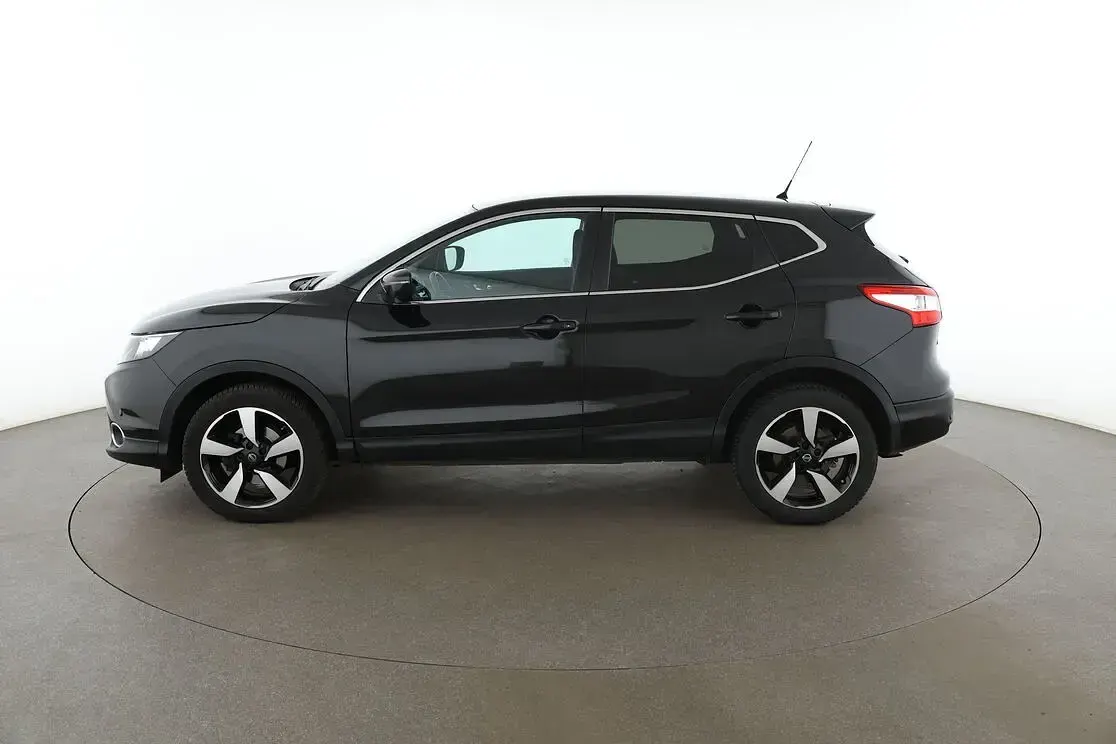 Gebraucht Nissan Qashqai N-Connecta 163 PS (119 kW) 2015 Schwarz SUV