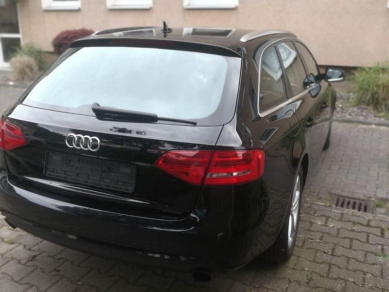 Schwarz Gebraucht 2013 Audi A4 Ambiente Kombi | 6.200 € (Guter Preis) - Bild 1/4