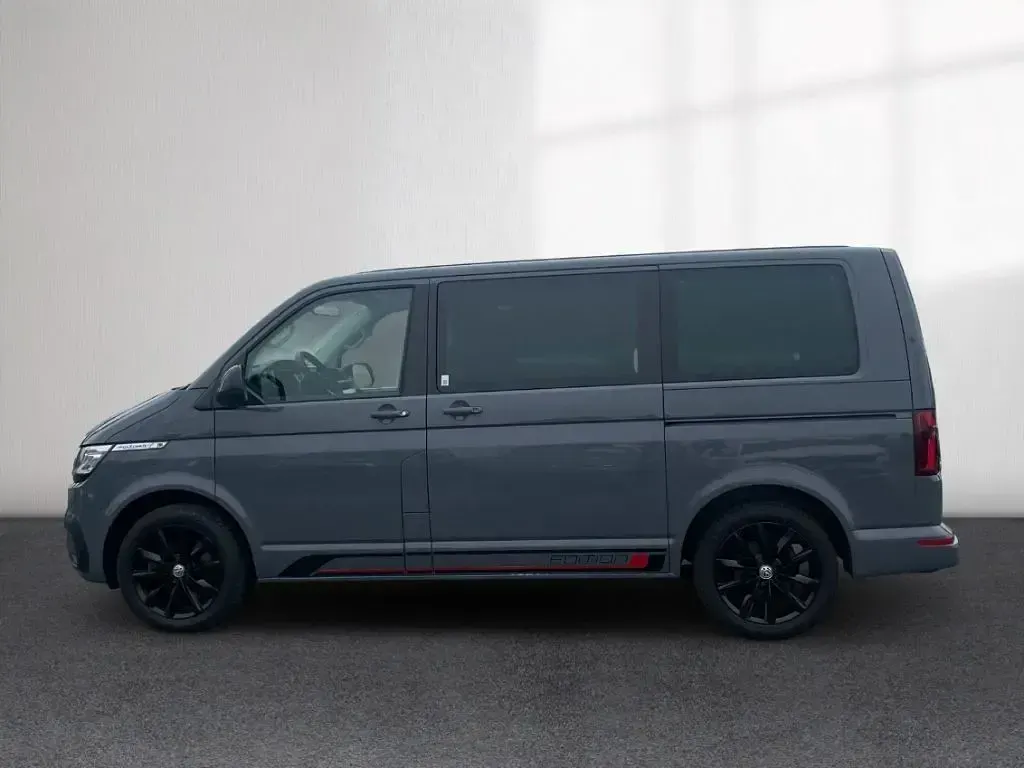 Gebraucht VW Multivan Comfortline 204 PS (150 kW) 2023 Grau Van / Kleinbus
