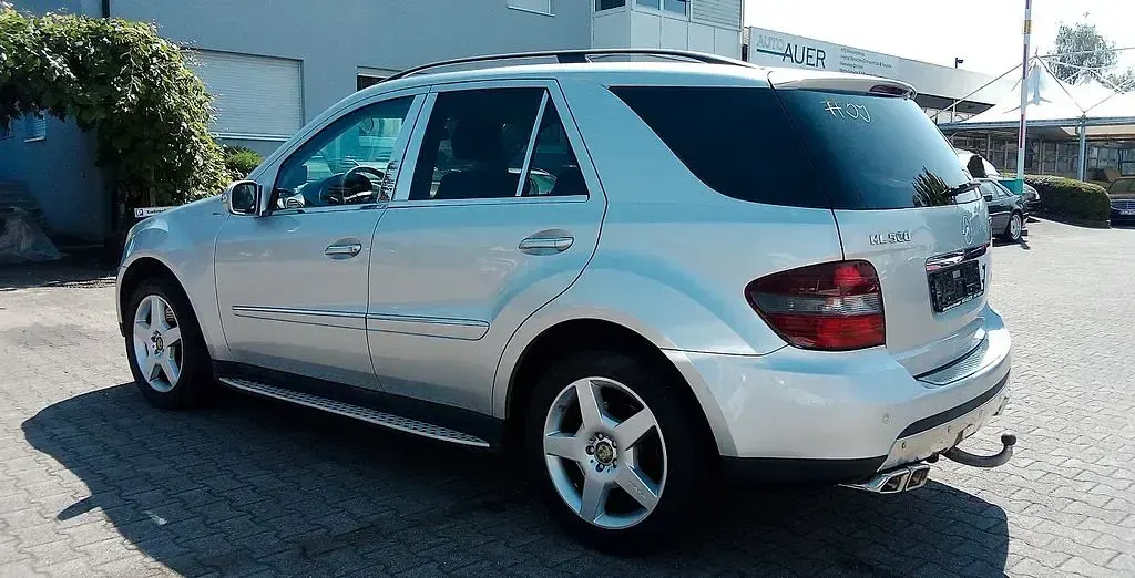 Gebraucht Mercedes ML500 387 PS (284 kW) 2008 Silber SUV