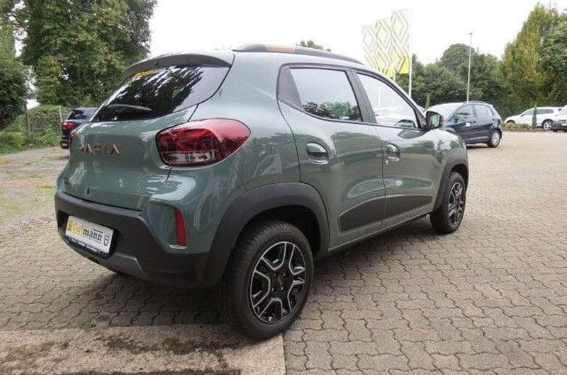 Gebraucht Dacia Spring Extreme 47 kW (65 PS) 2023 Grün "flechtengrau" Kleinwagen
