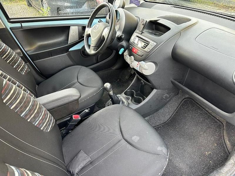 Gebraucht Citroën C1 68 PS (50 kW) 2012 Blau Kleinwagen