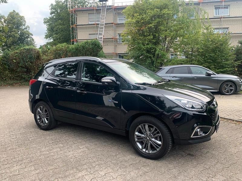 Schwarz Gebraucht 2015 Hyundai ix35 SUV | 10.999 € (Fairer Preis) - Bild 1/4